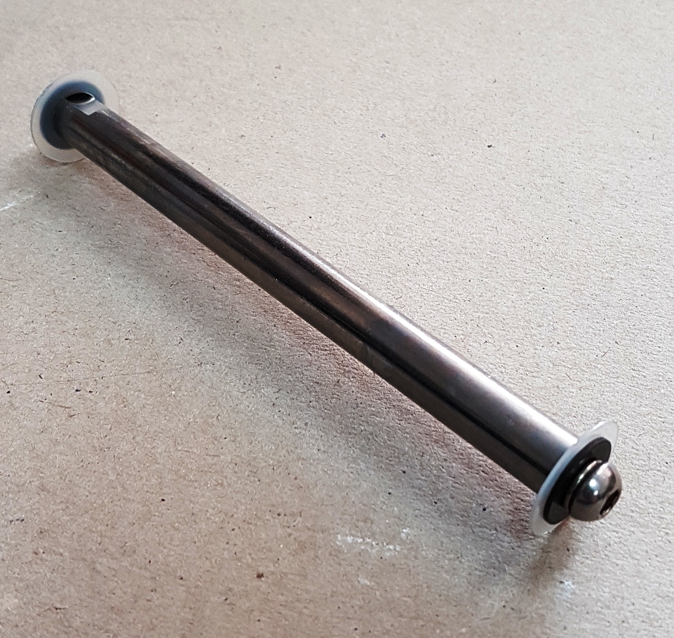 Relaxt M807 Axle for Wide Front Wheel